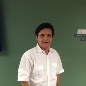 Meet your Posher, Dennis